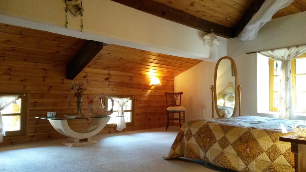 Domaine De Lara Bed and Breakfast Barcelonnette Δωμάτιο φωτογραφία