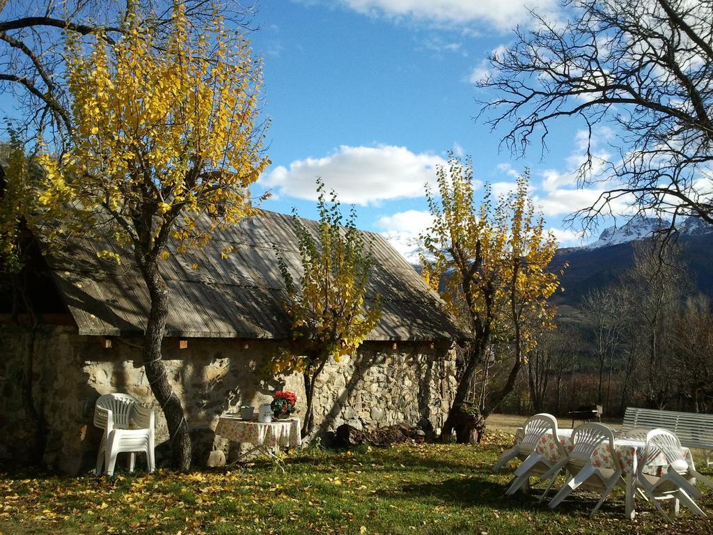 Domaine De Lara Bed and Breakfast Barcelonnette Εξωτερικό φωτογραφία